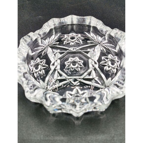 Vintage Ashtray Starburst Pattern Pressed Glass Mid Century Heavy Clear Barware - Picture 3 of 11